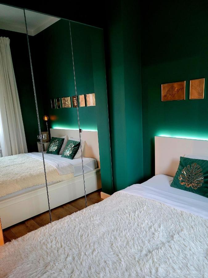 Apartament By The Way Appartamento Breslavia Esterno foto