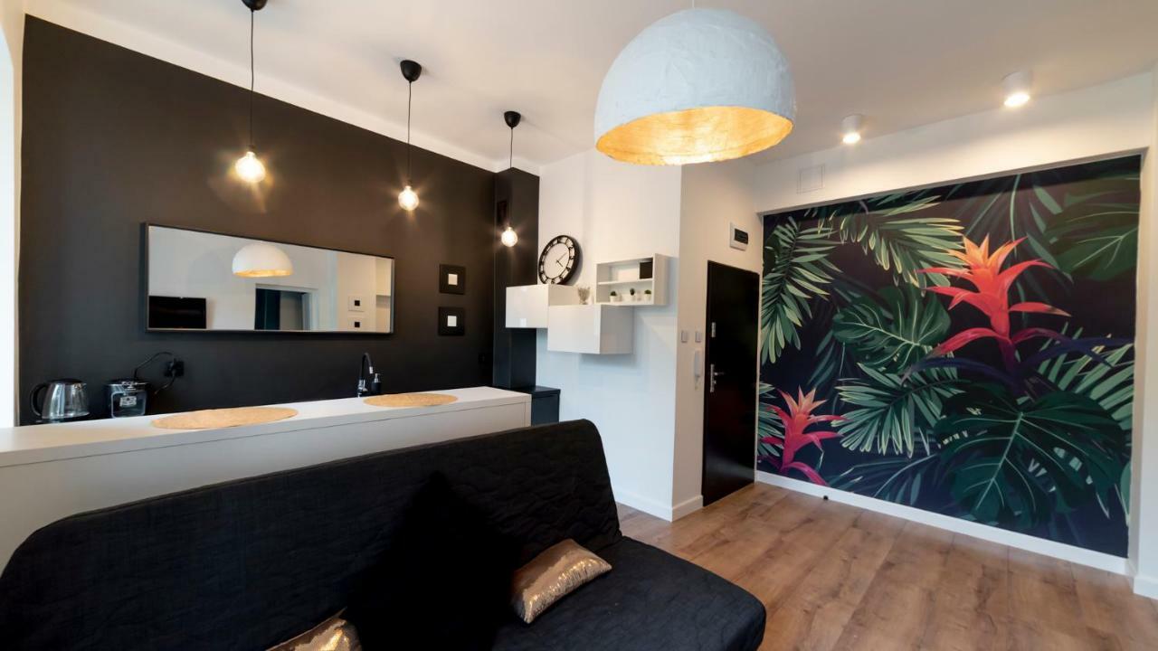 Apartament By The Way Appartamento Breslavia Esterno foto