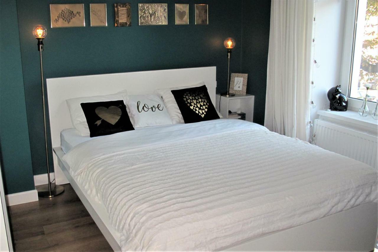 Apartament By The Way Appartamento Breslavia Esterno foto