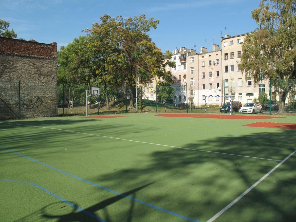 Apartament By The Way Appartamento Breslavia Esterno foto