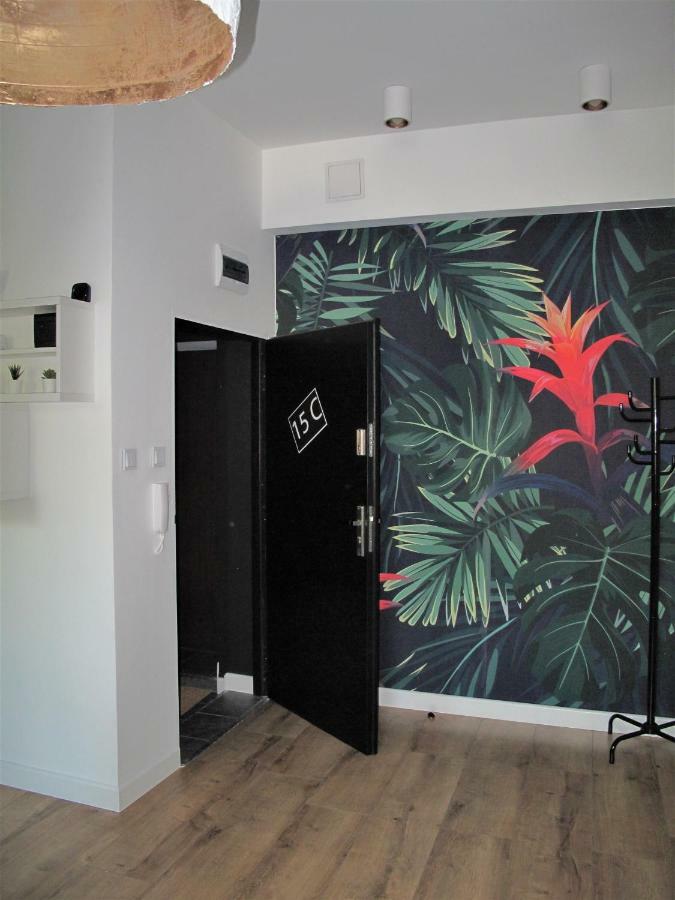 Apartament By The Way Appartamento Breslavia Esterno foto