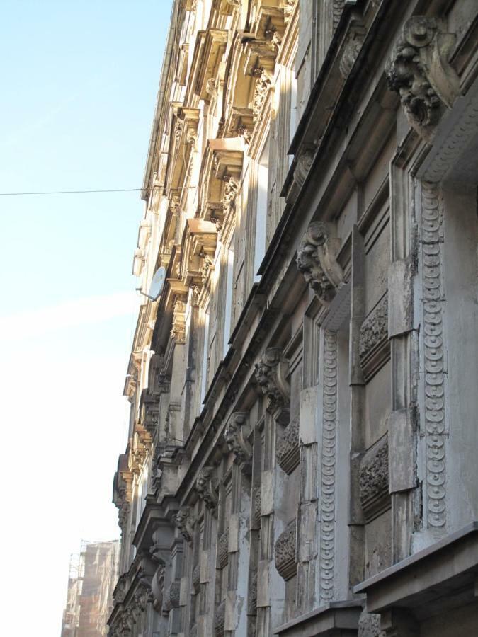 Apartament By The Way Appartamento Breslavia Esterno foto